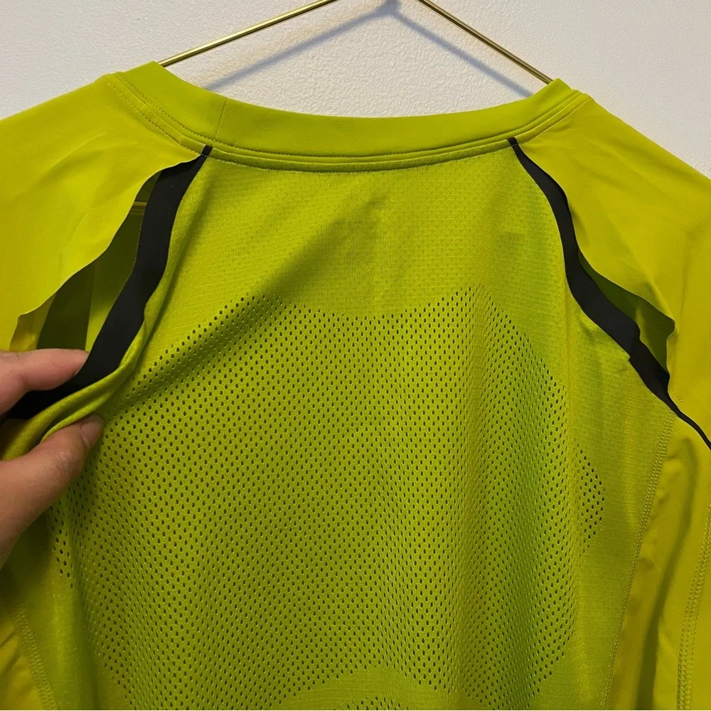 Nike‎ Dri Fit Breathable Cut Out Athletic T-shirt Size XL Running - Picture 11 of 13